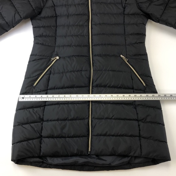 Tahari black long line hooded quilted women’s puffer jacket Large faux fur hood - Picture 11 of 14